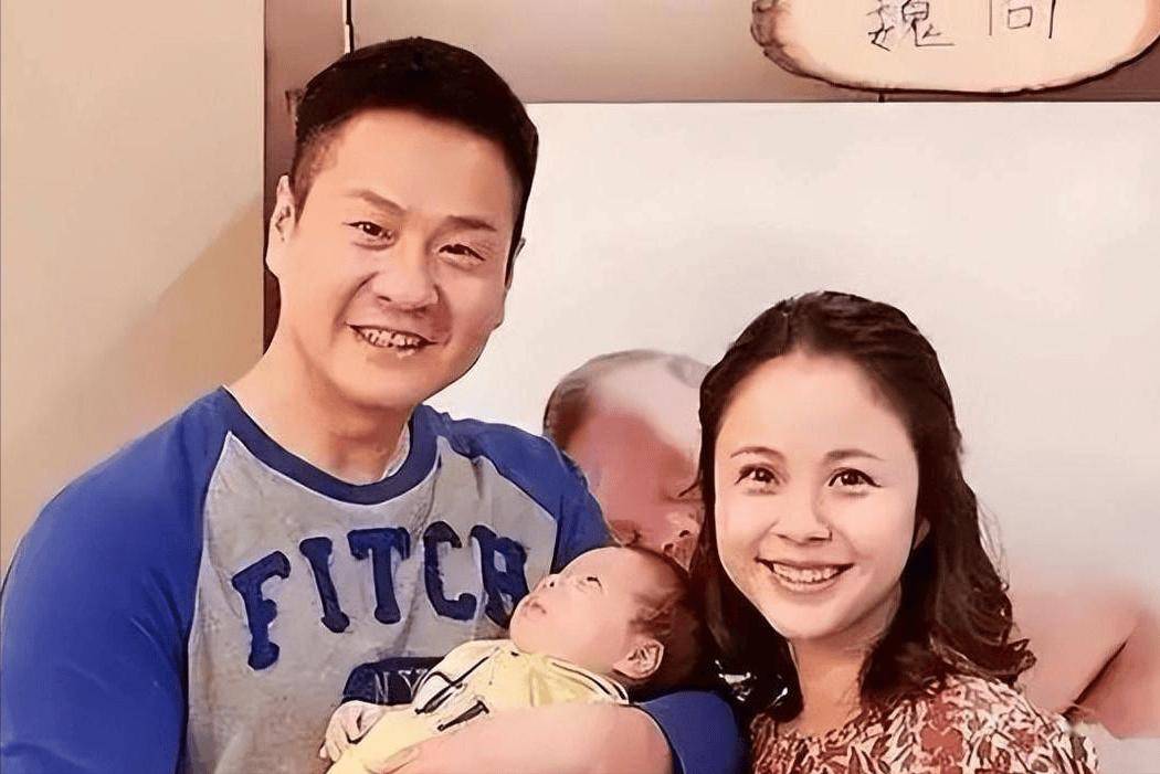 演员连奕名：成名后与妻子离婚，二婚娶杨若兮，前妻红了他落寞了