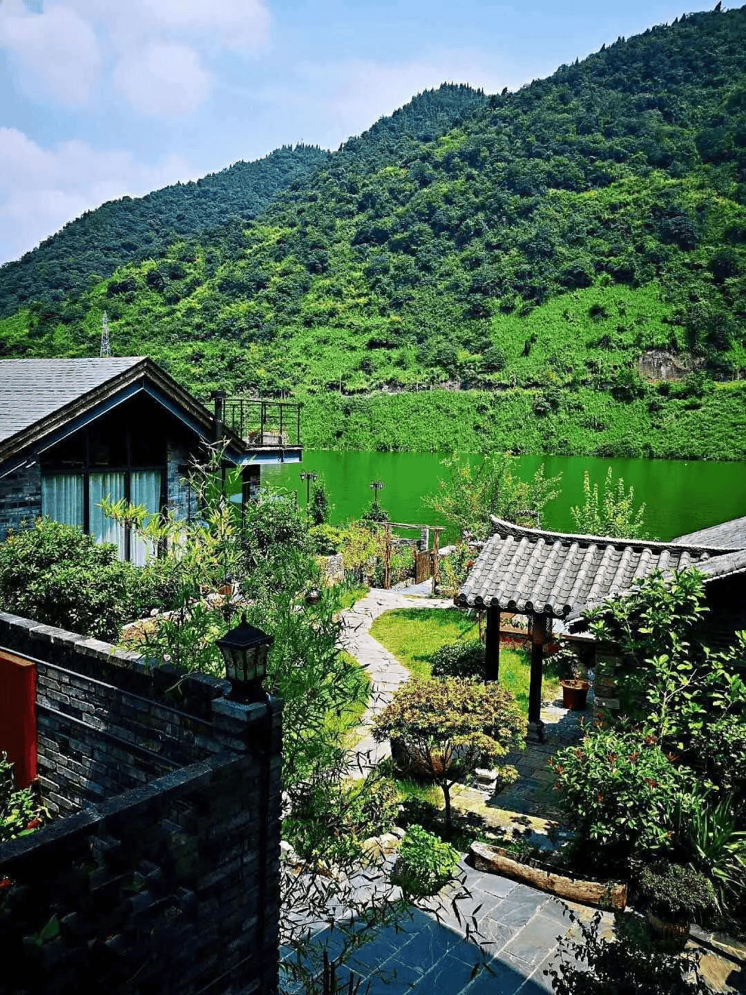 36°的夏天住进24°的民宿，放空发呆