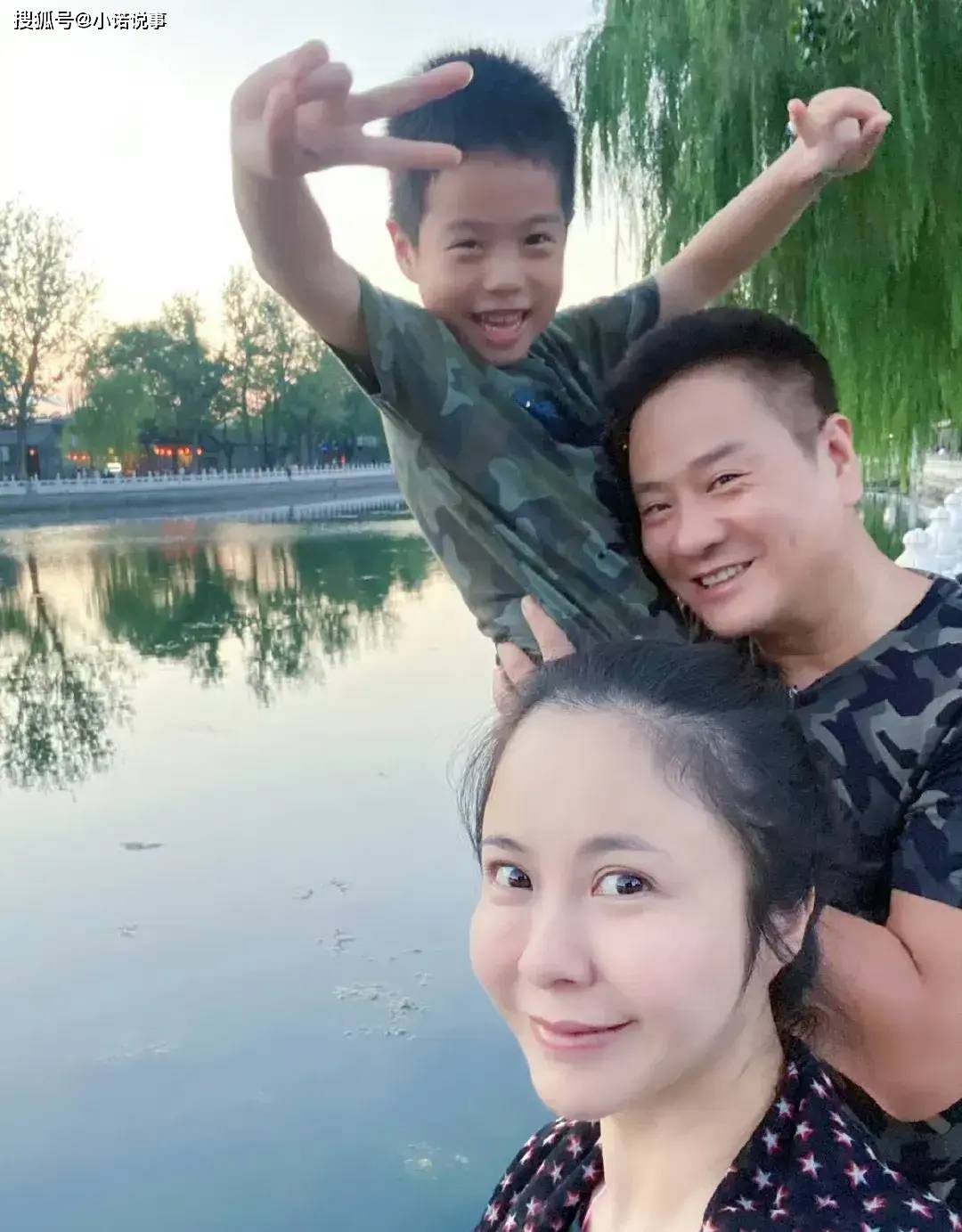 连奕名：再婚时娶小7岁的杨若兮，婚后育有一子，如今生活怎么样？