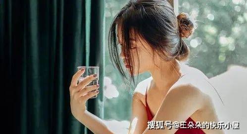 女人一旦有了“外遇”，往往会有这4个反常变化，会越来越明显！